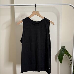 Lululemon Women’s mesh workout shirt - Black, L